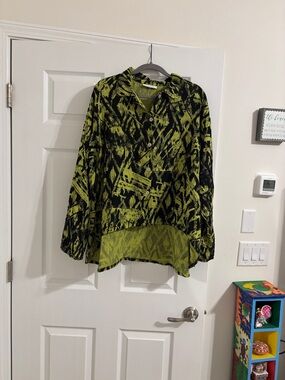 Green and Black Patterned Lightweight Button-Up Top